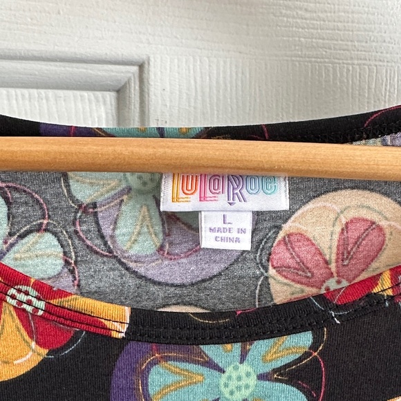 LuLaRoe Floral Multicolor Irma Top - Picture 2 of 6